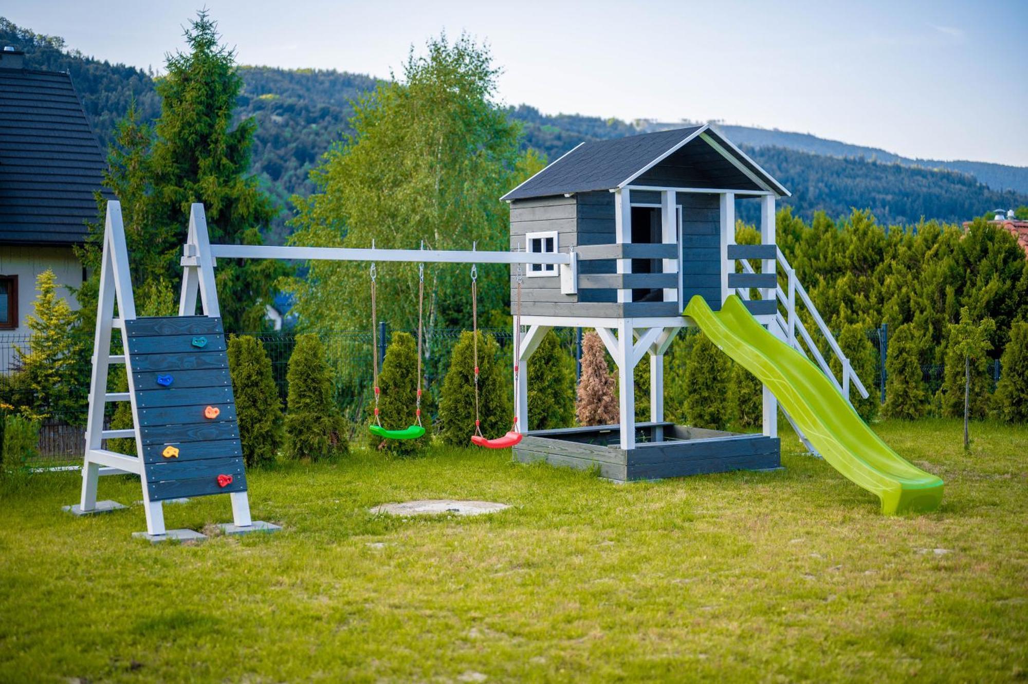 Nad Lipami - Z Sauna I Tarasem Blisko Stoku Sczyrk *